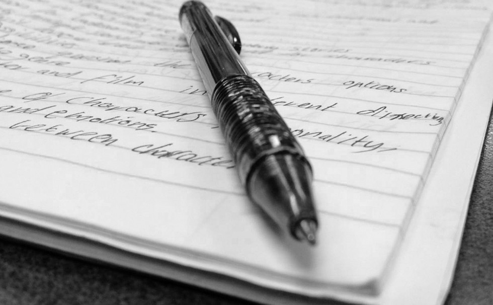 Compare and Contrast Essay on Mac vs. PC Essay Compare and Contrast Essay on Mac vs. PC Essay